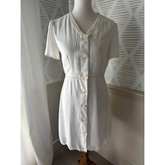 Nicole Miller Dresses & Skirts - Nicole Miller Women’s Size 4 Small White/Ivory Button Up Breezy Mini Dress